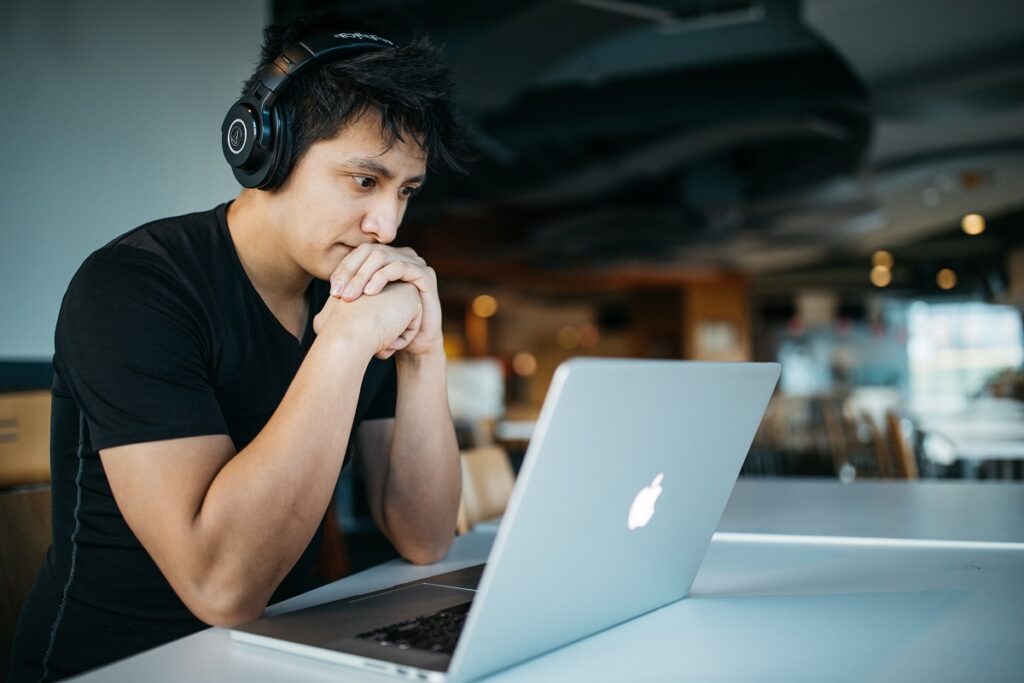 A student studying online